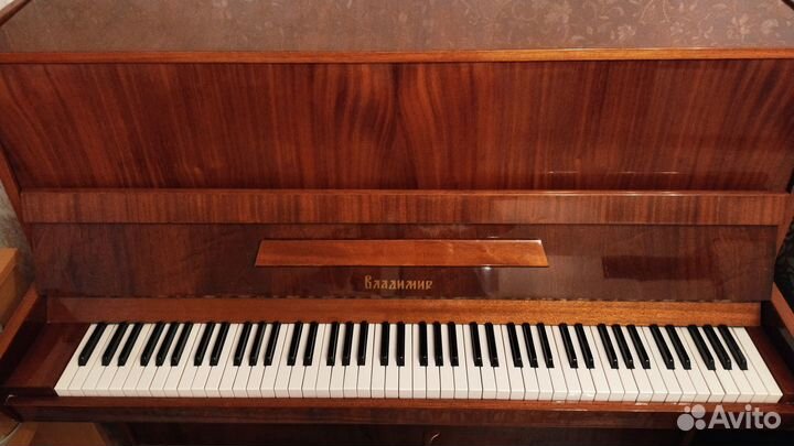 Продаю пианино Владимир