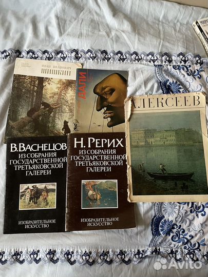 Книги винтажные, альбомы разные смотрите