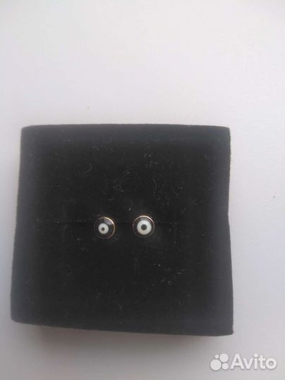 Серьги-гвоздики