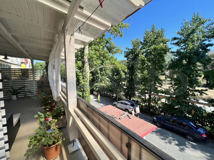 3-к. квартира, 100 м², 2/3 эт.