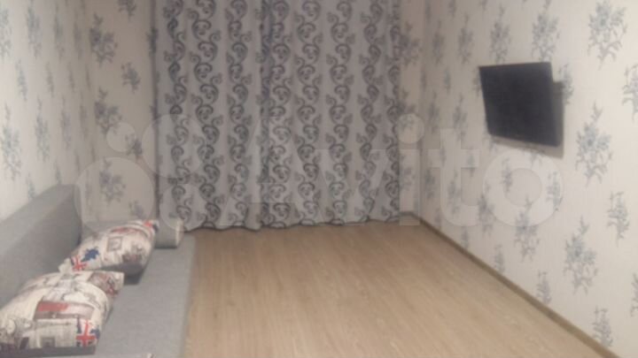 2-к. квартира, 61 м², 1/10 эт.