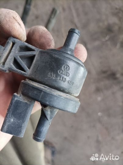 Клапан вентиляции выхлопных газов VW 535133459