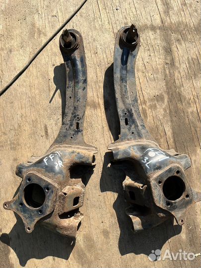 Поворотный кулак задний Ford Focus 2