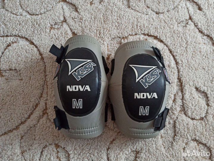 Налокотники для хоккея с мячом