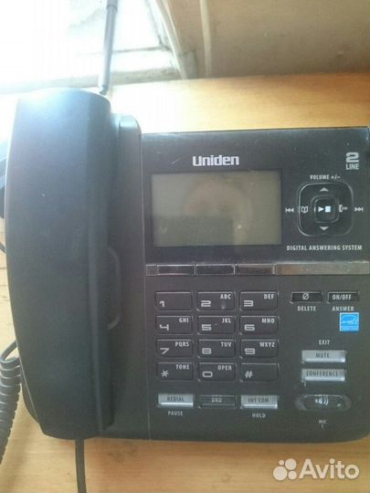 Телефон с автоответчиком
