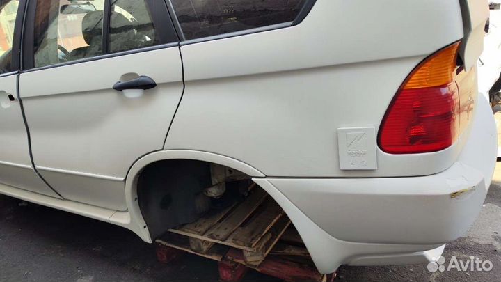 Четверть задняя левая BMW X5 E53 2004