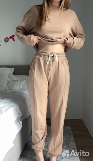 Спортивный костюм женский