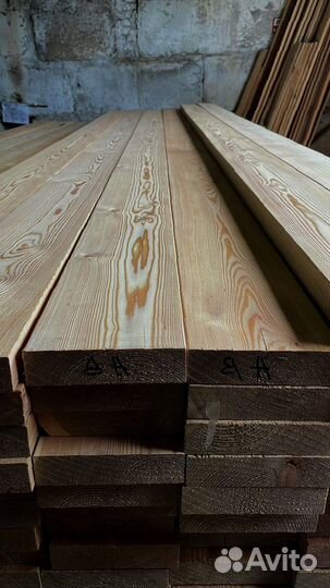 Шлифованные доски лиственницы 40x150 мм, готовы к