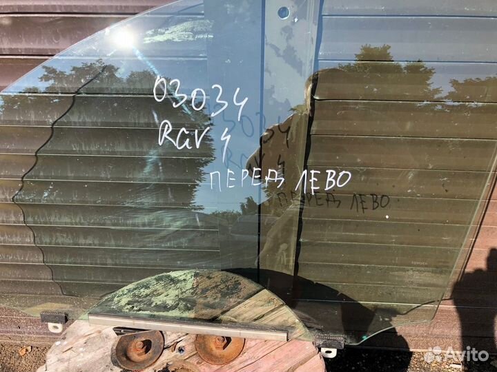 Стекло двери переднее левое Toyota RAV 4 2006-2013