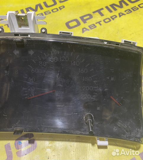 Щиток приборов Toyota Corolla E120