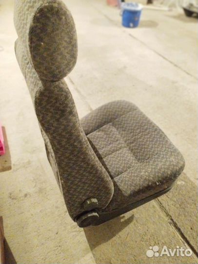 Автомобильное сиденье