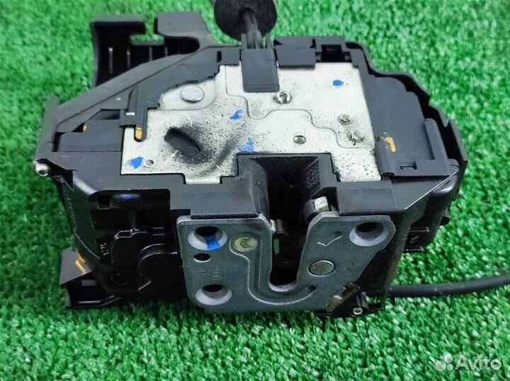 Замок двери задней правой Renault Scenic 3 (JZ) 2