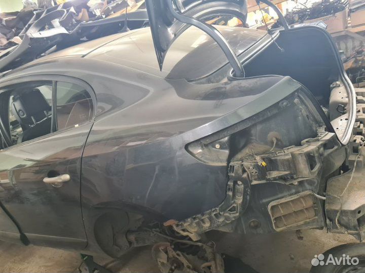 Крыло заднее левое Renault Fluence седан M4R 2011