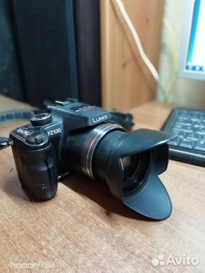 Продам фотоаппарат Panasonic Lumix DMC-FZ100