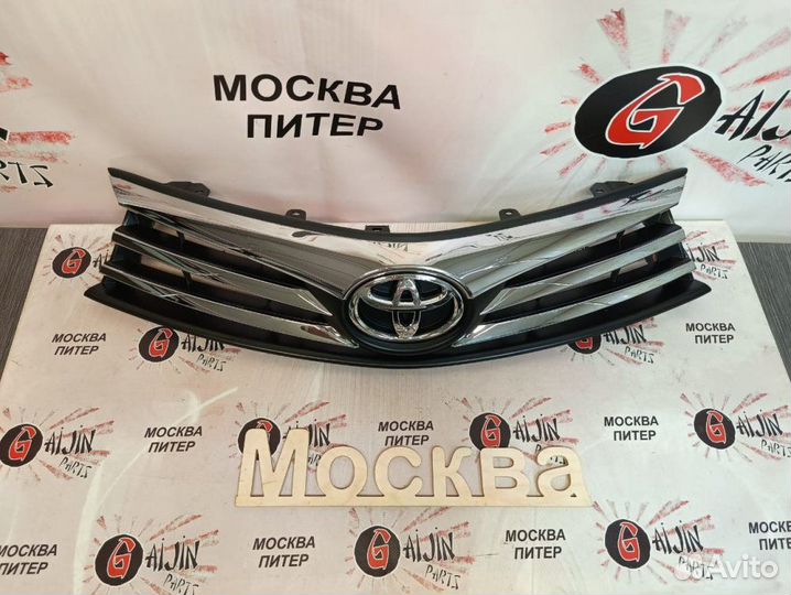 Решетка радитора Toyota Corolla 180 2012-2016