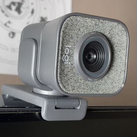 Веб-камера logitech streamcam