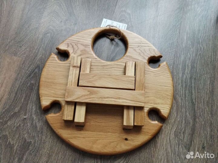 Столик для вина и закусок