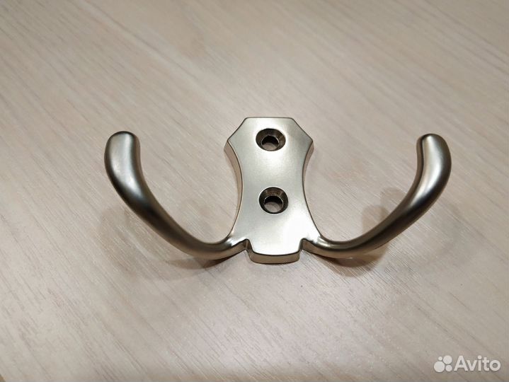 Мебельный крючок двухрожковый, матовый никель