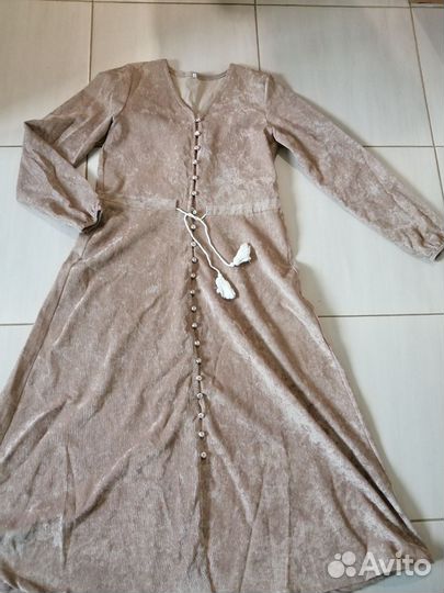 Платье вельветовое 44