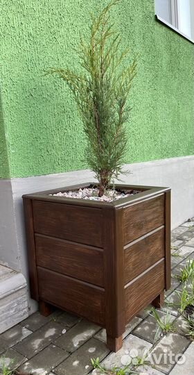 Деревянные уличные кашпо