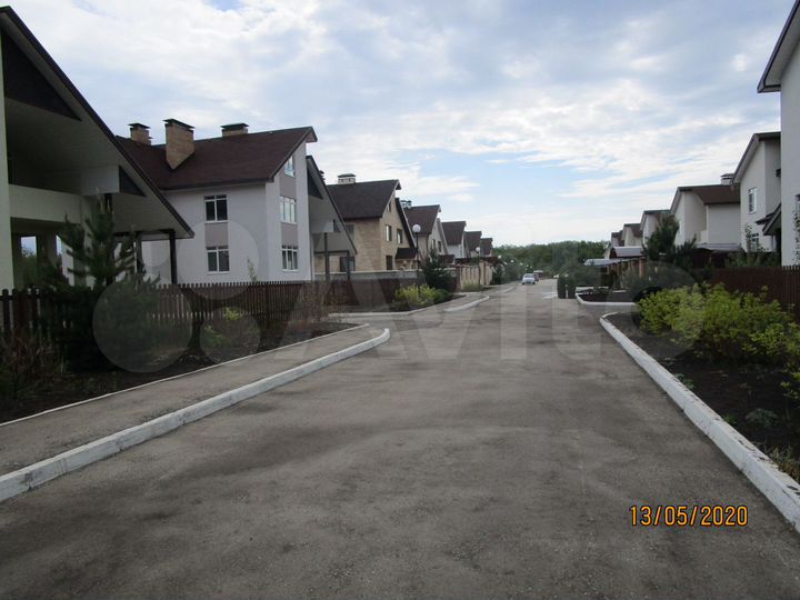 Дом 393,6 м² на участке 9,6 сот.