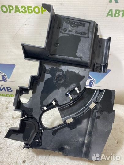 Крышка блока предохранителей Audi Q7 легковой