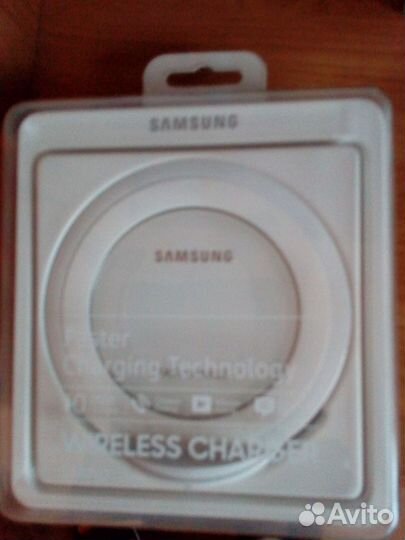Беспроводная зарядка для телефона