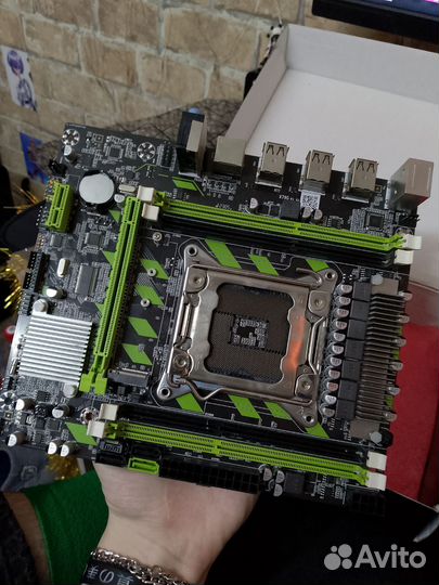 Материнская плата lga 2011