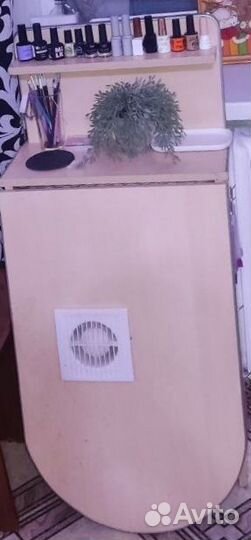 Маникюрный стол с вытяжкой бу