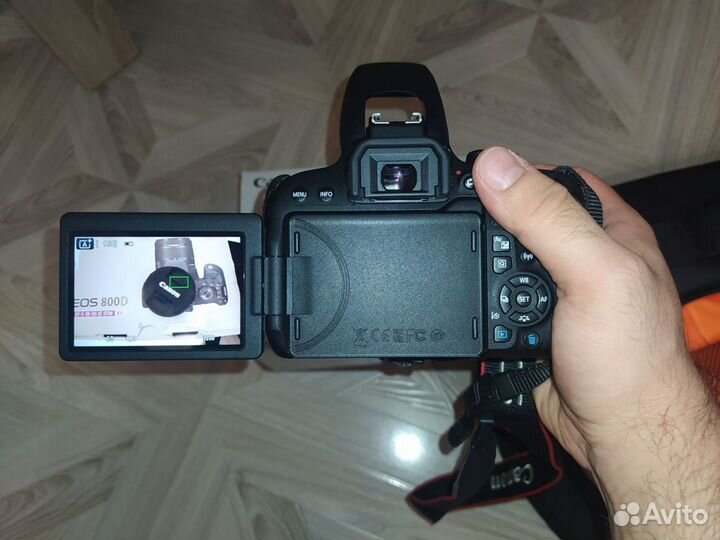 Зеркальный фотоаппарат Canon EOS 800d