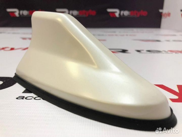 Антенна акулий плавник белый перламутр H104