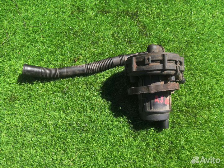 Насос дополнительного воздуха Audi a8 d2