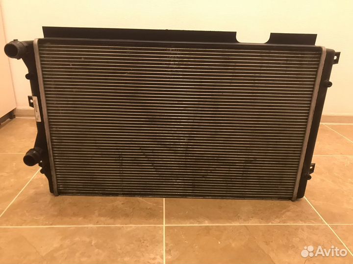Радиатор Volkswagen Golf 6