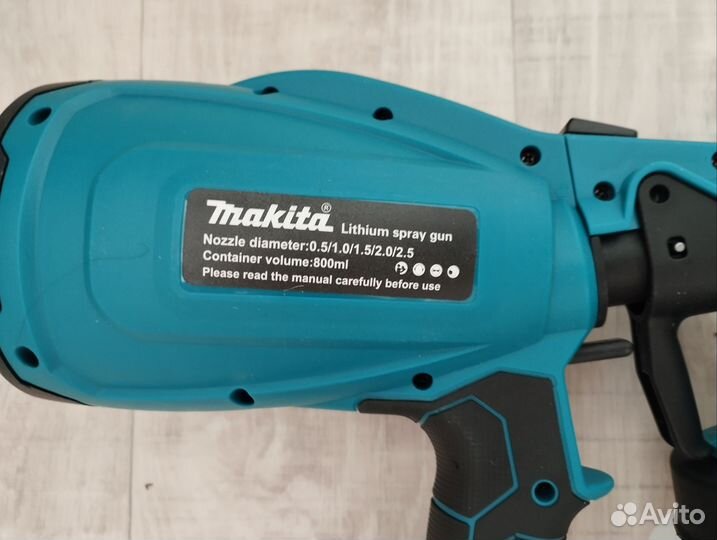 Краскопульт аккумуляторный makita