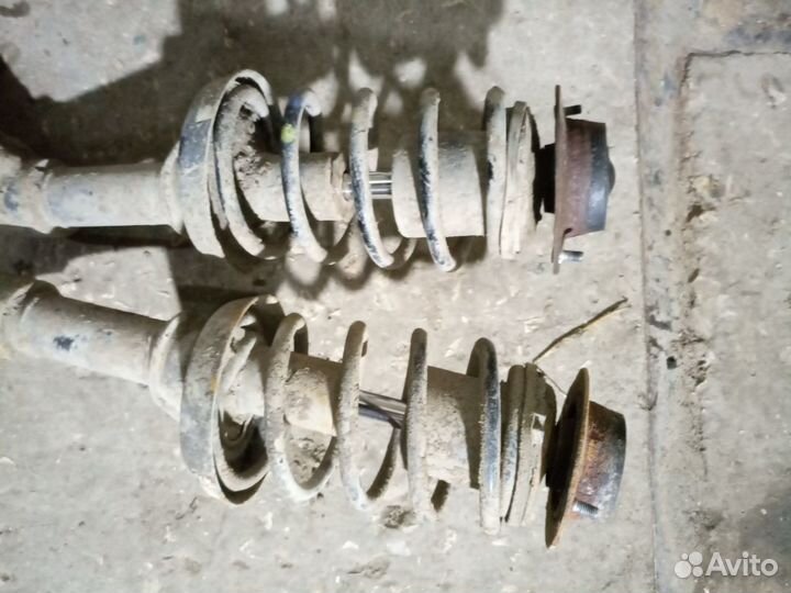 Стойки пружины опорники ступица перед Дэу нексиа
