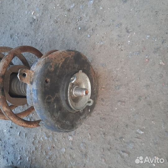 Амортизатор передний Renault Scenic 1 поколение ре