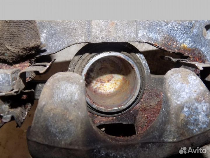 Суппорт передний правый Spark 2005-2011