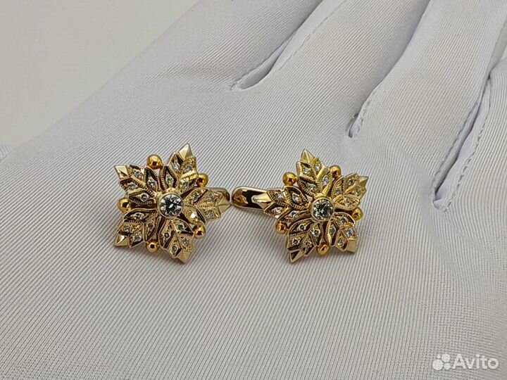 Золотые Серьги 750 пробы с бриллиантами. Рассрочка