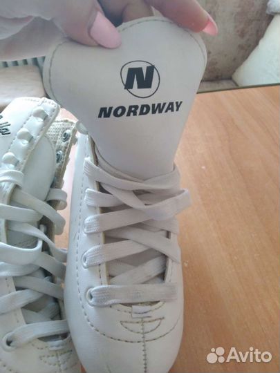 Коньки фигурные для девочки