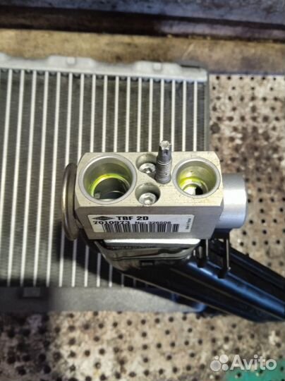 Радиатор кондиционера салонный Land Rover Range Ro