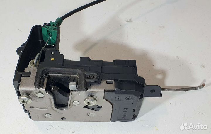 Замок двери передней правой Opel Astra H