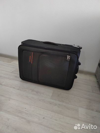 Чемодан на колесах бу размер м