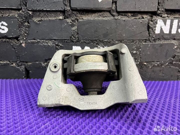 Подушка двигателя правая Nissan Juke YF15 2010