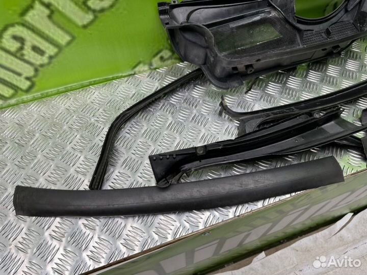 Жабо Mercedes-Benz W124 M102 2.3 1991