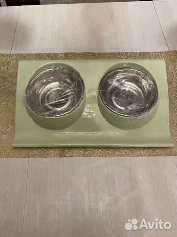 Миски для собак или кошек на подставке