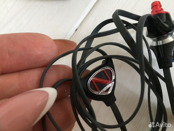 Проводные наушники