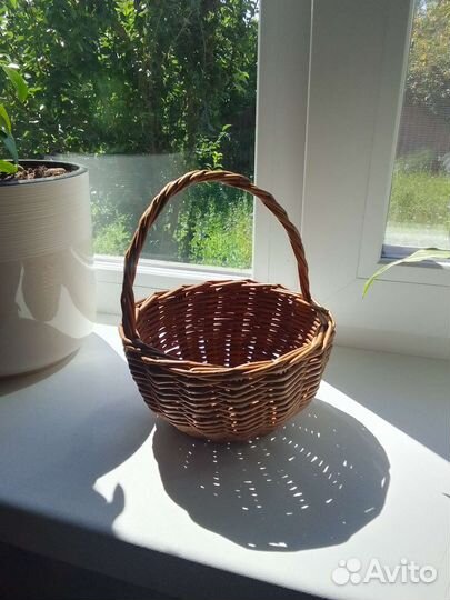 Корзина плетеная из лозы