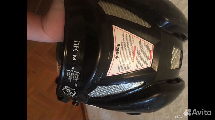 Хоккейный шлем