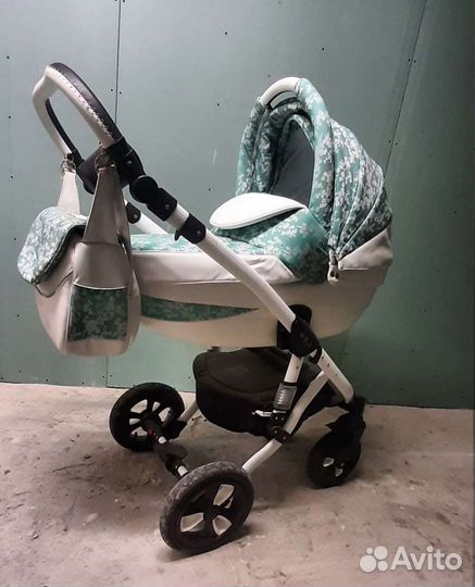 Продаётся коляска в отличном состоянии