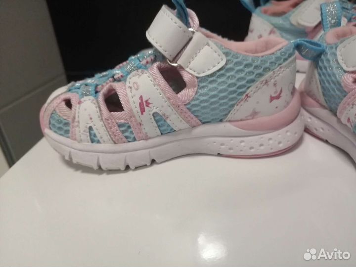 Кроссовки детские